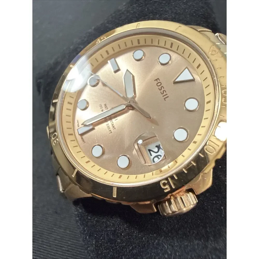Fossil women’s es